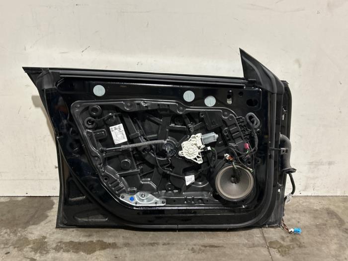 Drzwi lewe przednie wersja 4-drzwiowa Mercedes CLA