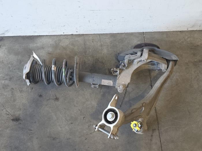 Mangueta de dirección izquierda delante Mercedes CLA
