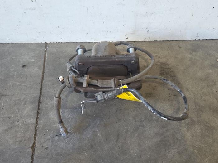 Pinza de freno derecha delante Mercedes CLA