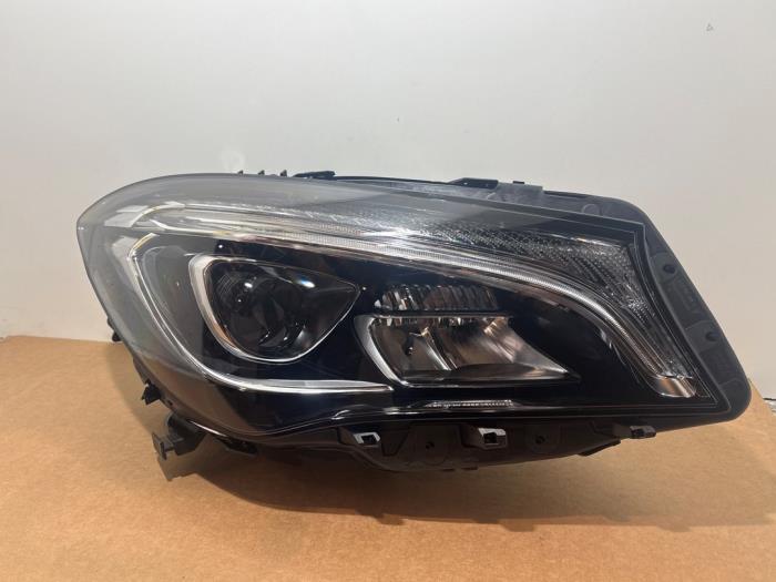 Koplamp rechts Mercedes CLA