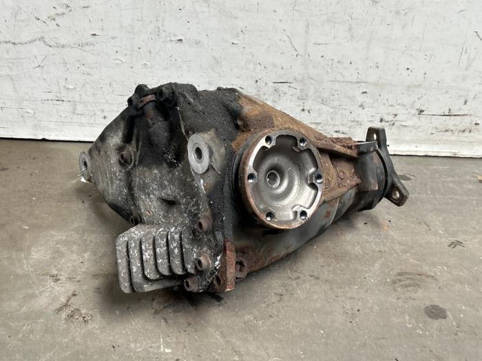 Differentieel achter Mercedes SL