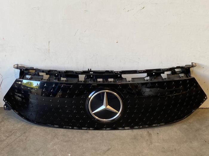 Calandre Mercedes EQA