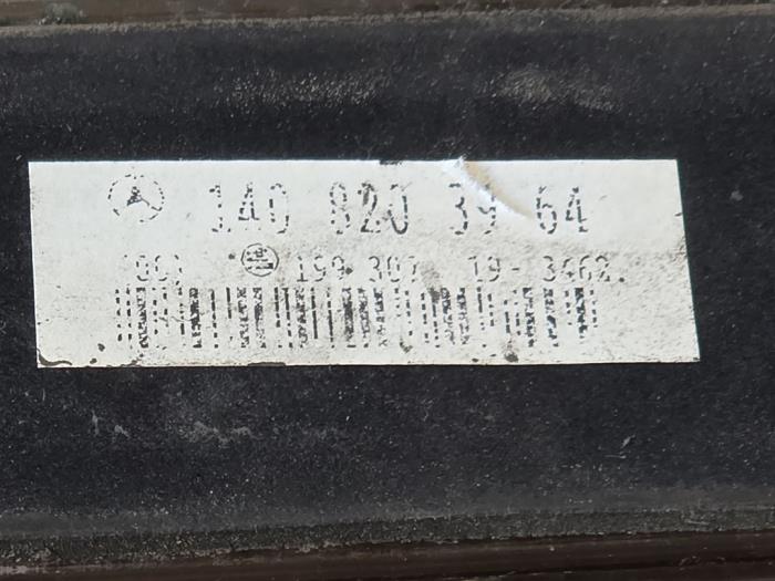 Achterlichtrand links Mercedes 260SE-600SEL