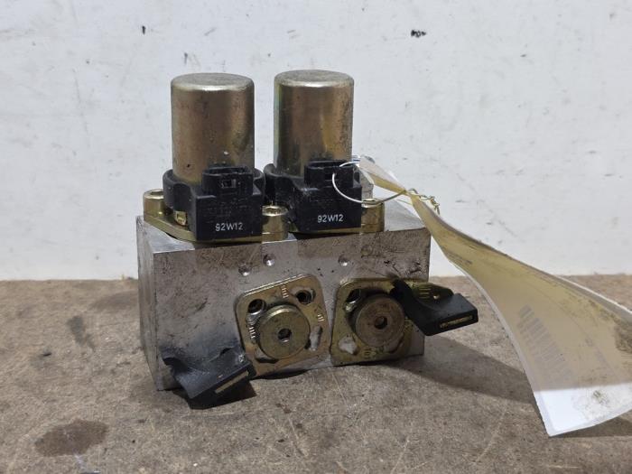 Hydraulic valve unit Mercedes SL