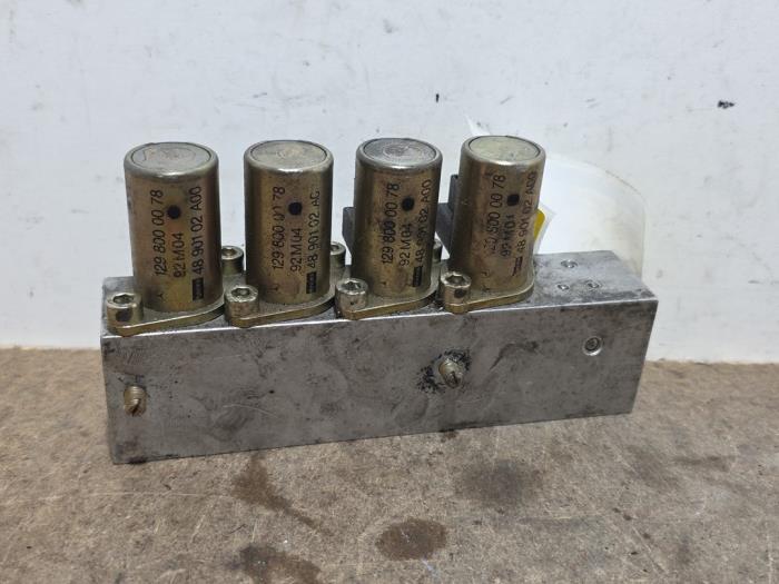 Hydraulic valve unit Mercedes SL