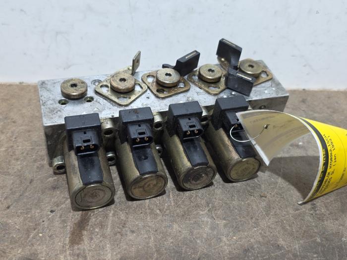 Hydraulic valve unit Mercedes SL