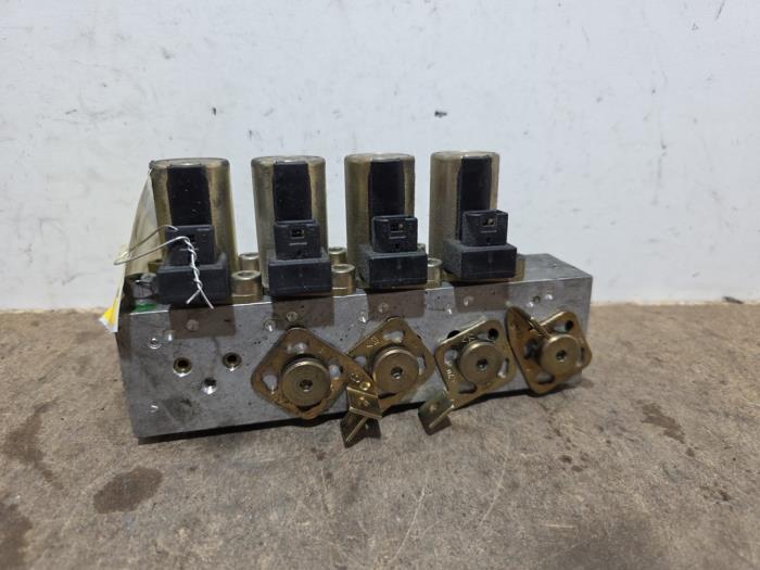 Hydraulic valve unit Mercedes SL