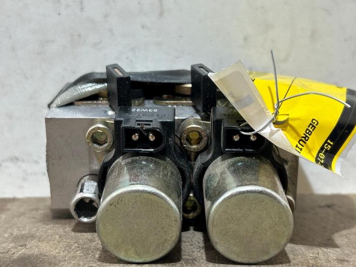 Hydraulic valve unit Mercedes SL