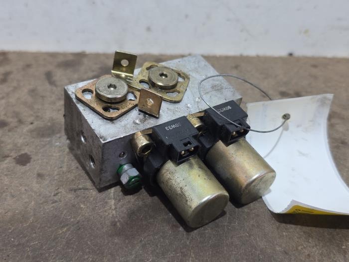 Bloque de válvulas hidráulico Mercedes SL
