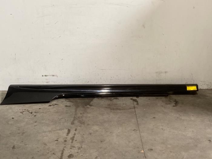 Próg lewy Mercedes C-Klasse
