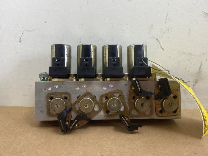 Hydraulic valve unit Mercedes SL