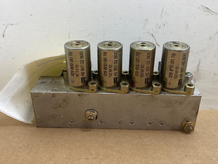 Hydraulic valve unit Mercedes SL