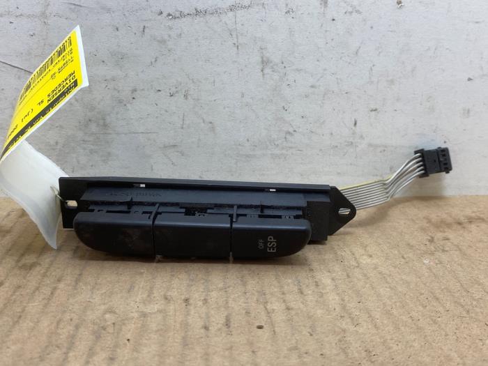 Gebruikte Diversen Mercedes SL (R230) 3.7 SL-350 V6 18V Prijs op aanvraag aangeboden door Autoparts Van De Velde