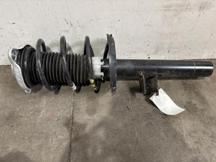 Fronts shock absorber, left Mercedes GLA