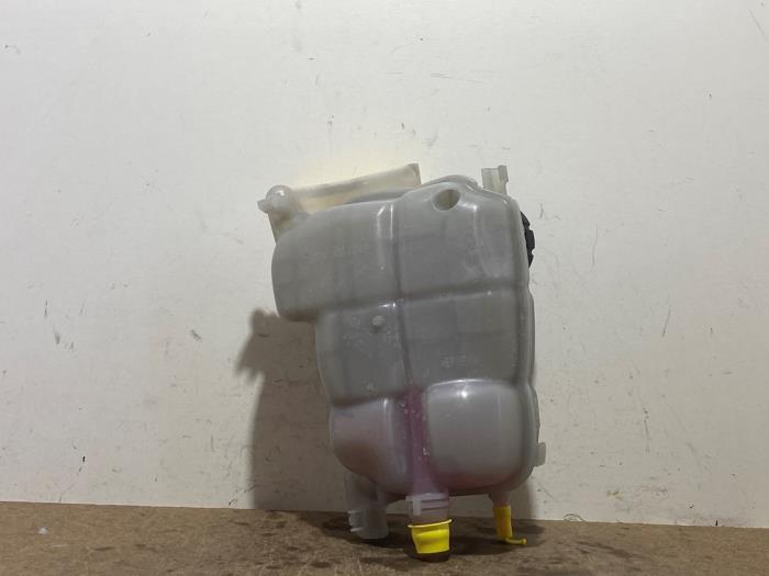 Vaso de expansión Mercedes GLA