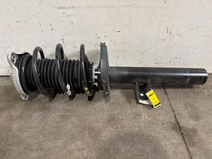 Fronts shock absorber, left Mercedes GLA