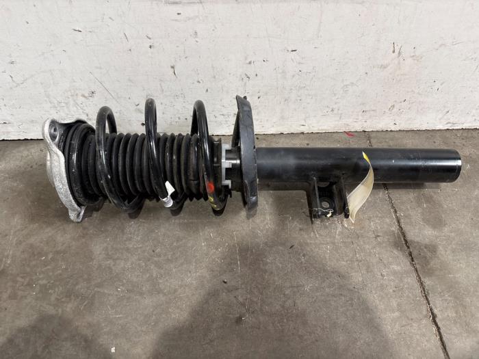 Fronts shock absorber, left Mercedes GLA