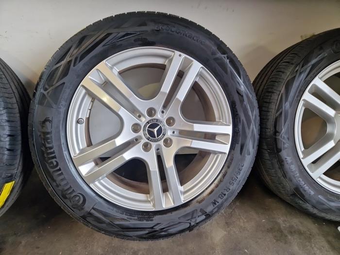 Sportfelgensatz + Reifen Mercedes GLA