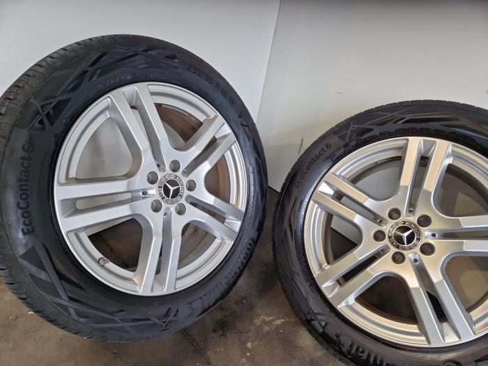 Sportfelgensatz + Reifen Mercedes GLA