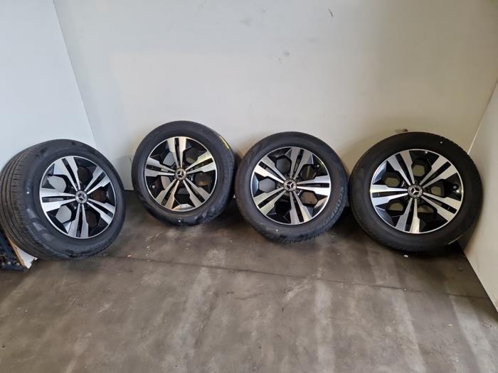 Sportfelgensatz + Reifen Mercedes GLA