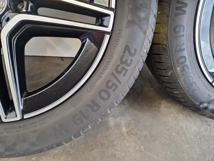 Juego de llantas deportivas + neumáticos Mercedes GLA