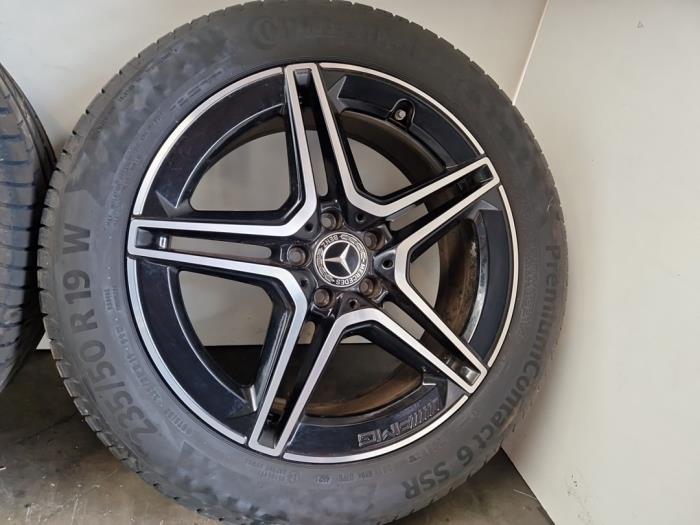 Juego de llantas deportivas + neumáticos Mercedes GLA