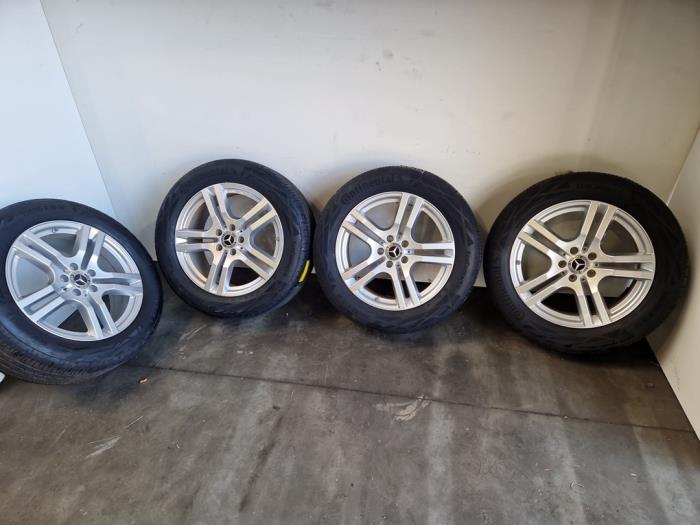 Zestaw felg sportowych + opony Mercedes GLA