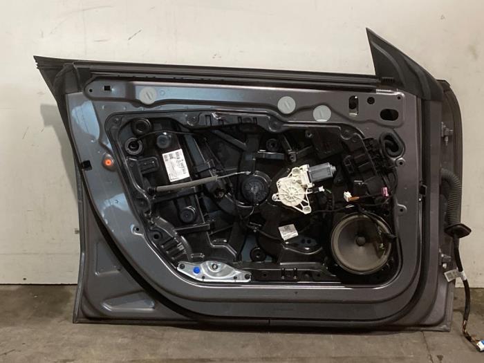 Portier 4Deurs links-voor Mercedes CLA