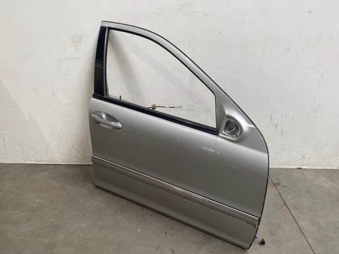 Puerta 4 puertas derecha delante Mercedes C-Klasse