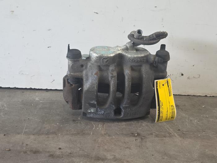 Remklauw (Tang) links-voor Mercedes Vito