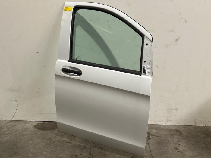 Door 2-door, right Mercedes Vito