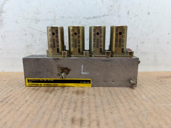 Hydraulic valve unit Mercedes SL