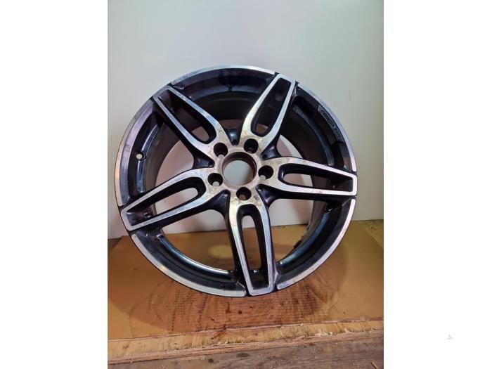 Llanta Mercedes CLA