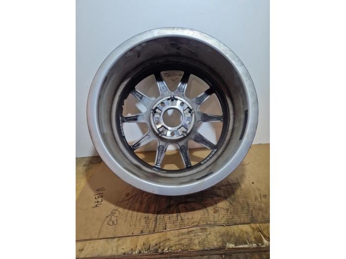 Llanta Mercedes CLA