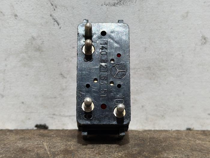 Przelacznik swiatel awaryjnych Mercedes 260SE-600SEL
