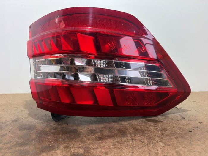 Luz trasera izquierda Mercedes E-Klasse