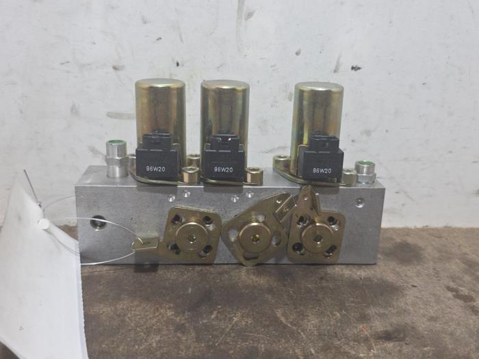 Bloc soupapes hydraulique Mercedes 280SL-500SLC
