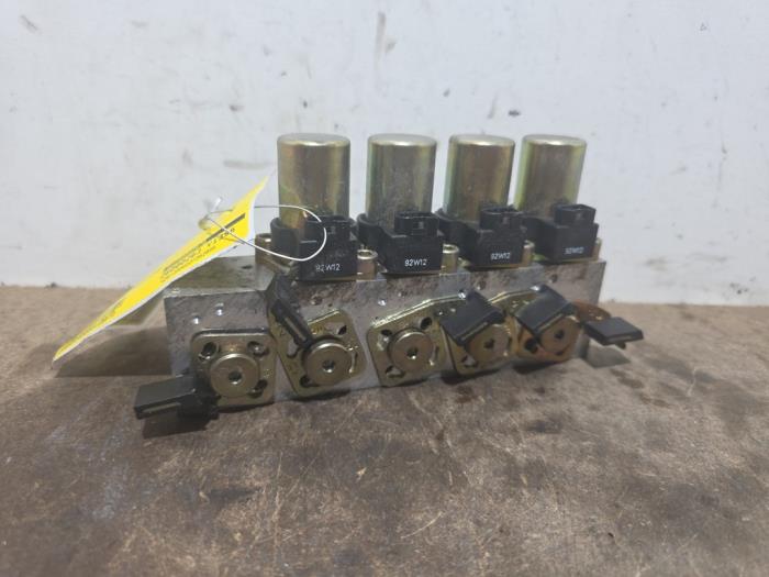 Ventilblock hydraulisch Mercedes 280SL-500SLC
