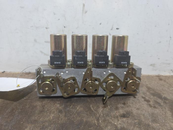 Ventilblock hydraulisch Mercedes 280SL-500SLC
