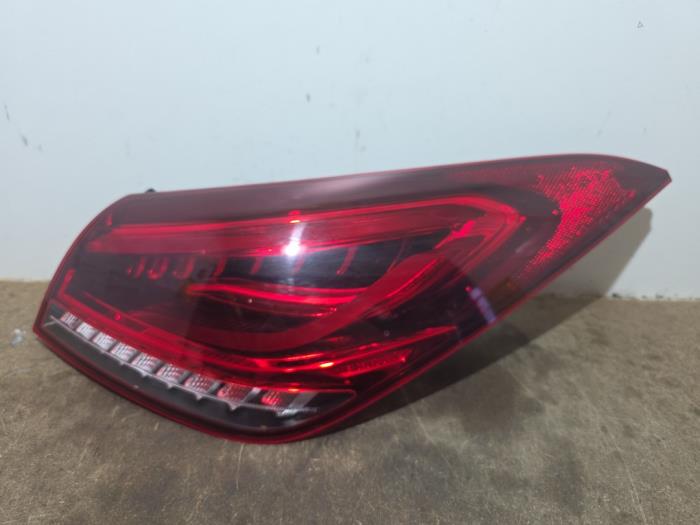 Luz trasera derecha Mercedes CLA