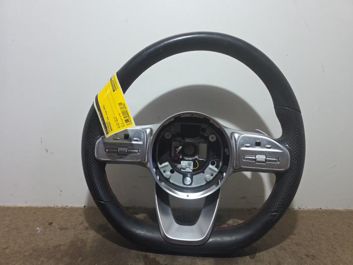 Volant Mercedes CLA
