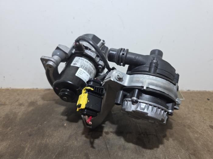 Pompe secondaire Mercedes CLA