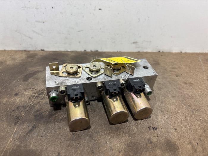 Bloc soupapes hydraulique Mercedes SL