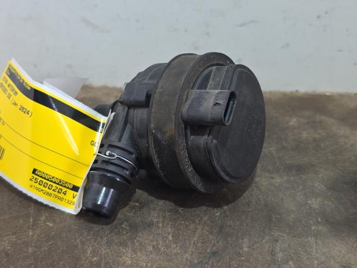 Additional water pump Mercedes EQE