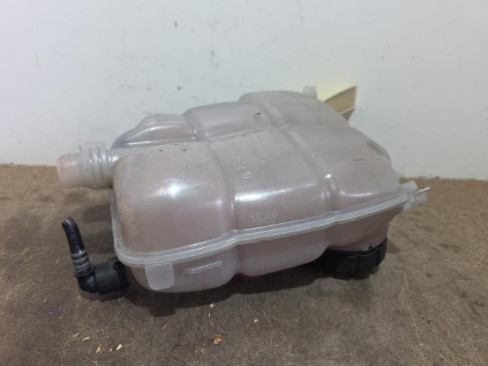 Réservoir d'expansion Mercedes CLA