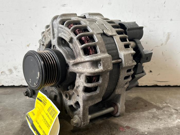 Dynamo Mercedes C-Klasse