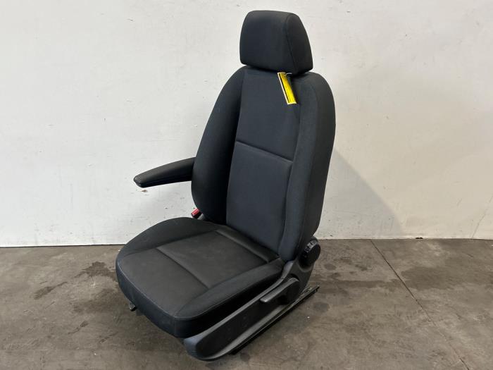 Stoel links Mercedes Sprinter