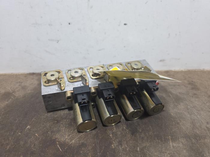 Hydraulic valve unit Mercedes SL