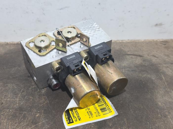 Hydraulic valve unit Mercedes SL