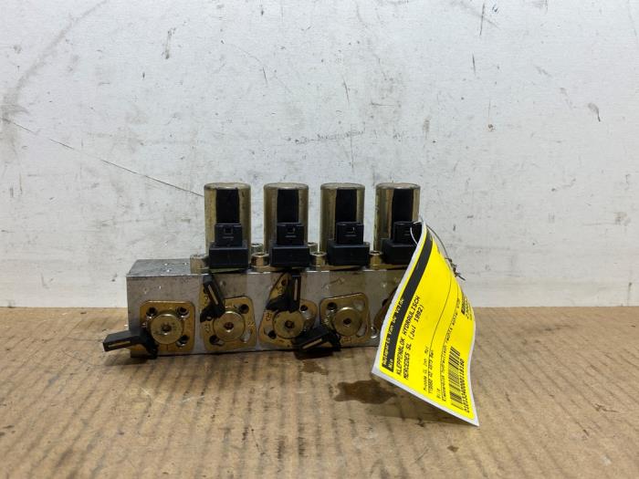 Hydraulic valve unit Mercedes SL